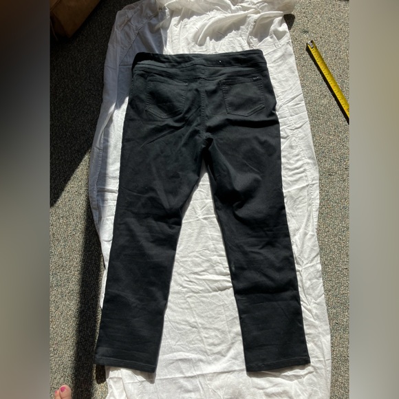 Like new - Black Women’s Sz 16 Chino Pants - Picture 5 of 9